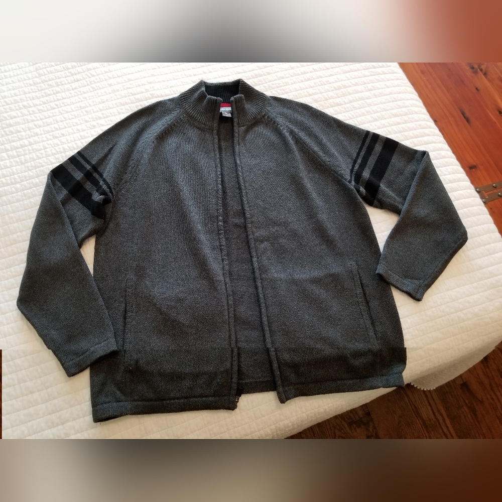 Eddie bauer men's size L zip up sweater,  never worn